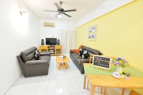 Kampung Meraga Beris Apartment | Kijal Family Apartment