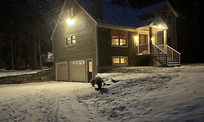 Wilmington House | Kiki's Cozy Mountain Chateau-Mount Snow! HOT TUB!