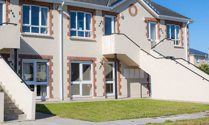 Kilkee House | Kilkee Holiday Homes (1st Floor - Pet Friendly)