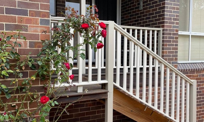Bowral Cottage | ☘️"KILMEEDY" Take time to smell the roses🌹 in Bowral-Walk to town-Pet friendly.