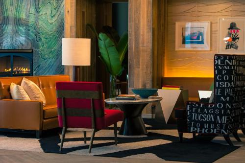 Downtown Phoenix Hotel | Kimpton Hotel Palomar Phoenix Cityscape by IHG