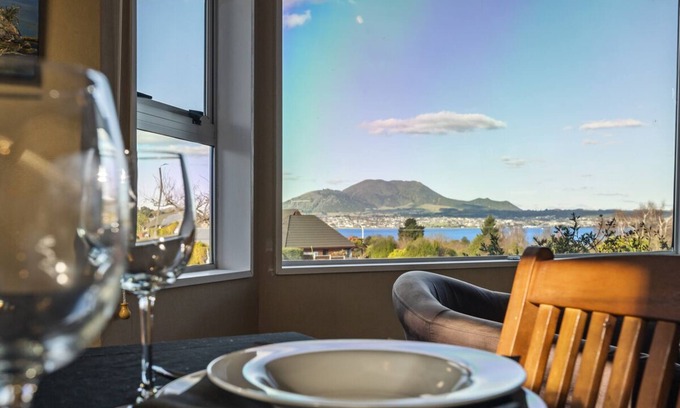 Taupo House | Kinder Cottage