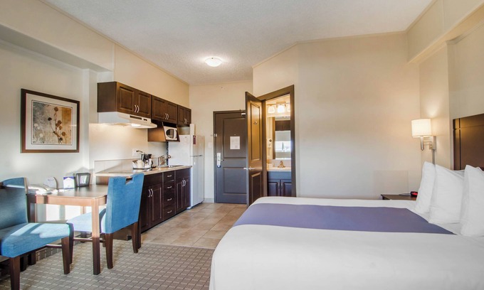 Kindersley Hotel | Kindersley All Suites Hotel