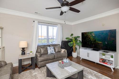 Charlotte House | King and Queen Beds with a Gourmet Kitchen