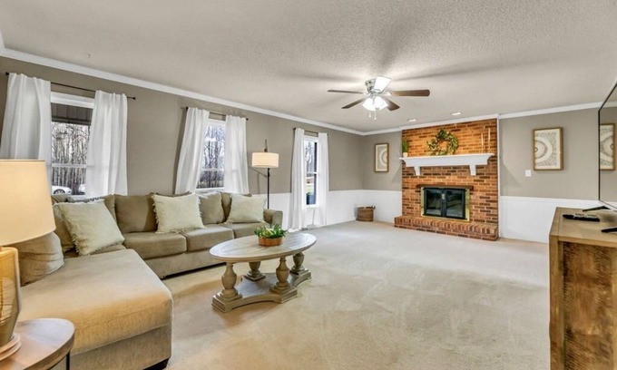 Winston - Salem House | King BD-Smart TVs, Outside City