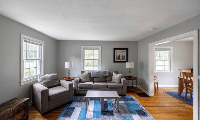 Indianapolis House | King Bed! Cozy Home Minutes from Broad Ripple Ave