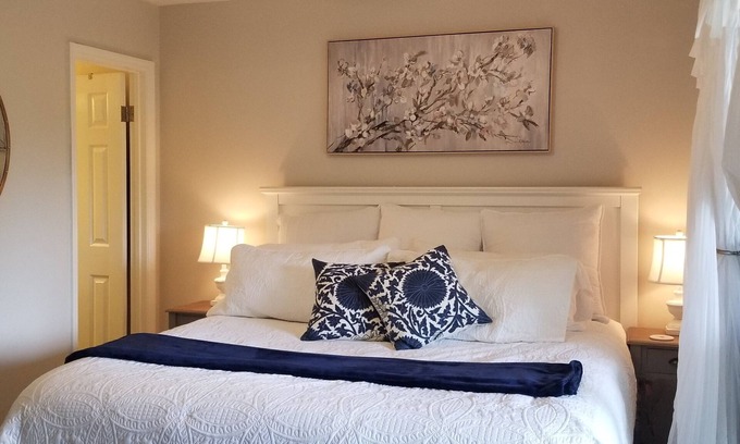 Fernandina Beach Condo | King Bed! Cozy Amelia Island Gem just steps to the beach.