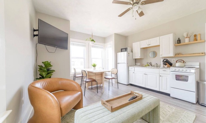 Portsmouth Apartment | King Bed | Downtown Suite | Port City Stays