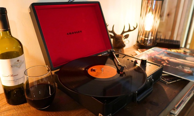 Big Bear Cabin | KING Bed + Fire Pit + Spa+ Coffee Bar + Private driveway + Centrally located