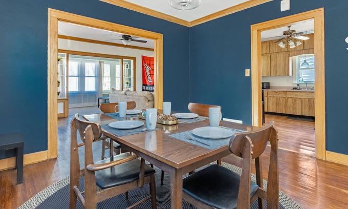 West Peoria House | King Bed, Foosball, and Beyond...