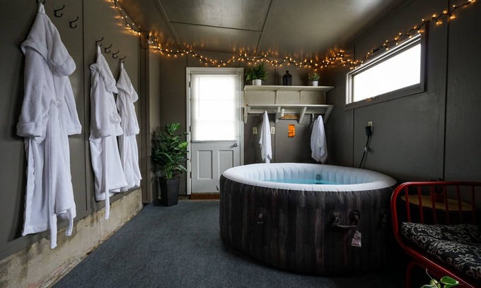 Homerville House | King bed, Hot Tub, Family Friendly