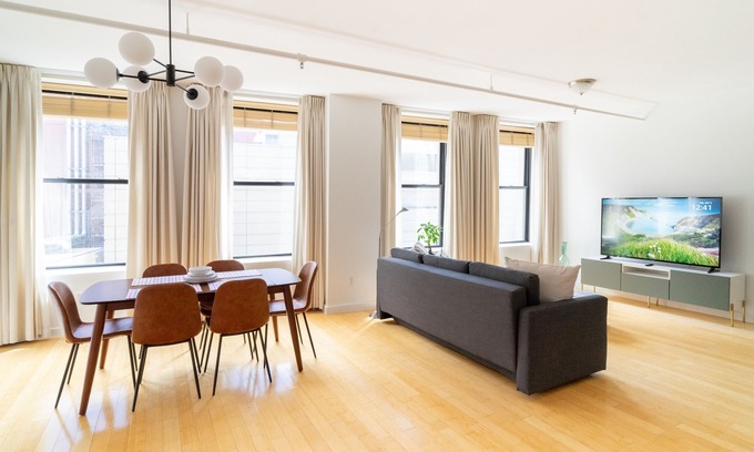 Boston Apartment | King Bed Loft in the Heart of Downtown Boston