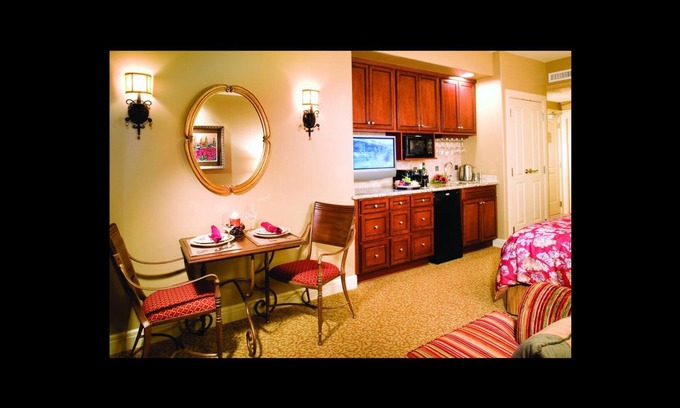Napa Condo | King Bed Studio Vino Bello BottleRock Check In Thu 5/22 Check out Mon 5/26.