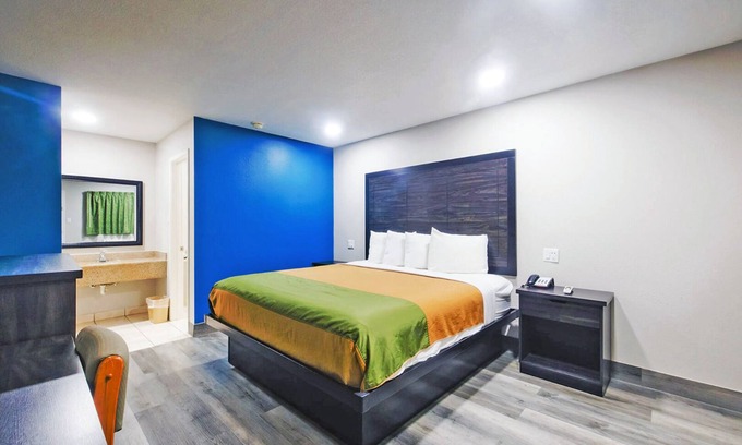 Wharton Hotel | King Bed with Free Breakfast, Parking, Near Riverfront Park