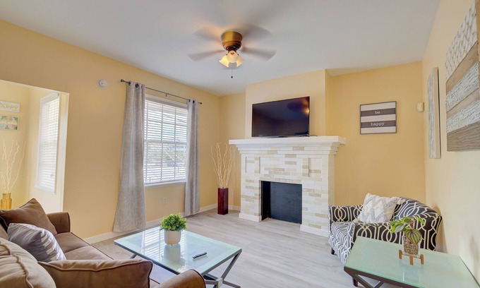 Hyde Park Apartment | King Bed with Office, Close to TGH & UT in South Tampa, Hyde Park