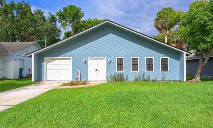 Daytona Beach House | KING BEDS! Spacious, Central, Quiet