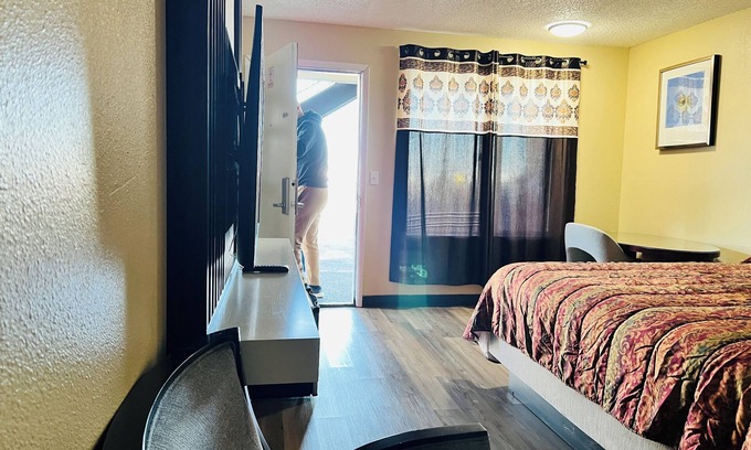 Pasco Hotel | King City Motel by OYO Pasco
