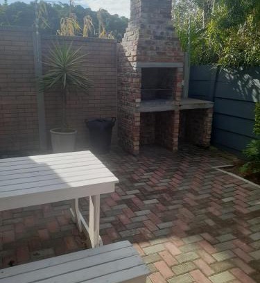 Newton Park Apartment | King Edward Inn 3