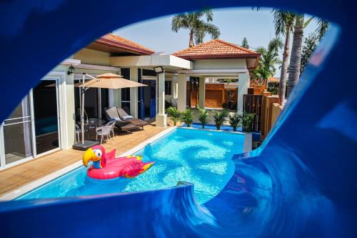 Central Pattaya Villa | King Family Massarossa Pool Villa Pattaya VIP