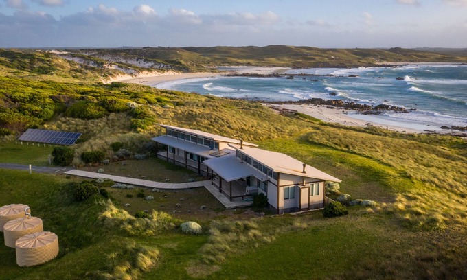 Currie House | King Island Beach house- ocean all round