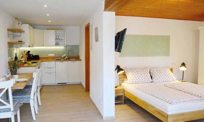 Oberndorf Apartment | King Ludwig vacation apartment 35sqm, combined living/bedroom, terrace