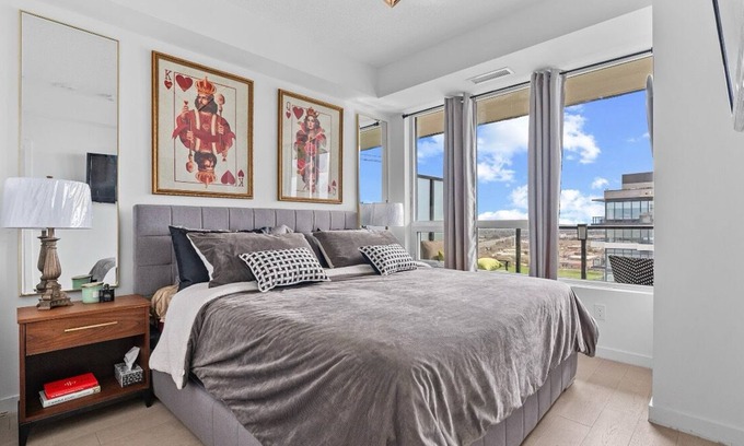 Pickering Condo | King Queen Beds, Deep tub, Huge Balcony near Pickering Casino