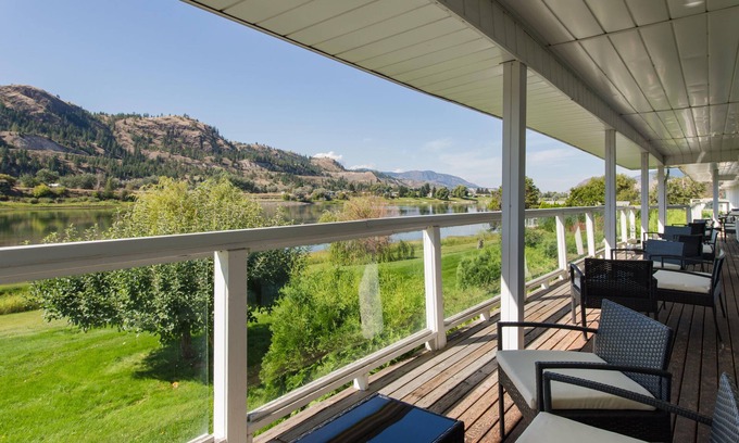 Kamloops House | King Romance River View Room at the beautiful Inn
