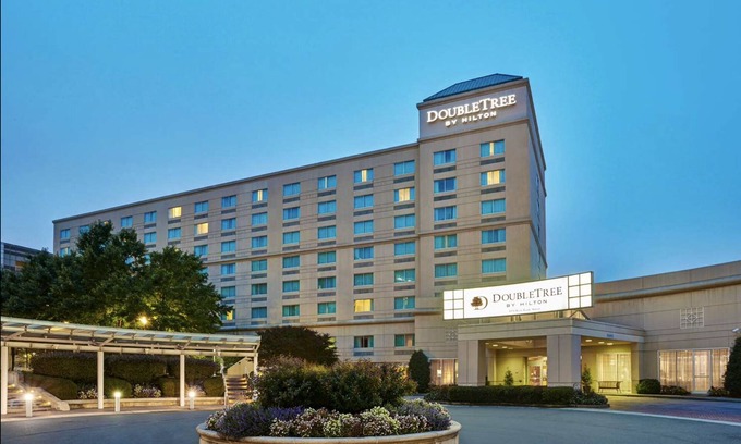 Third Ward House | King Room at a 4⭐️ Hotel