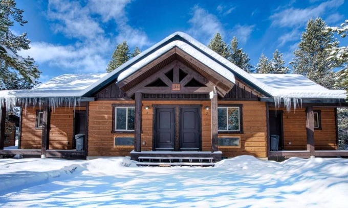 Island Park Cabin | King Room at Ponds Lodge Cabin 31 Unit 3