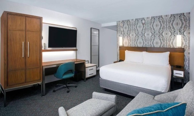 Ojus Apartment | King Room Near Aventura Square MIA