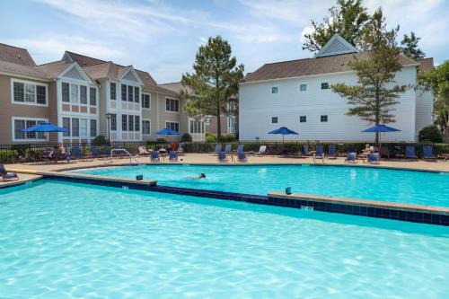 Lackey Hotel | King's Creek Resort by Spinnaker