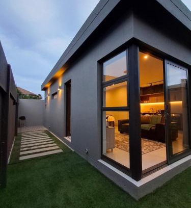 Tshwane Apartment | King size bed-NO loadshedding-Free Wi-Fi