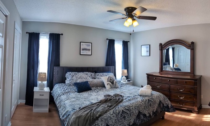 Winterville House | King size* ECU* Dining* Convenient Location*