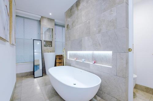 Manchester City Centre Villa | King Street Collection