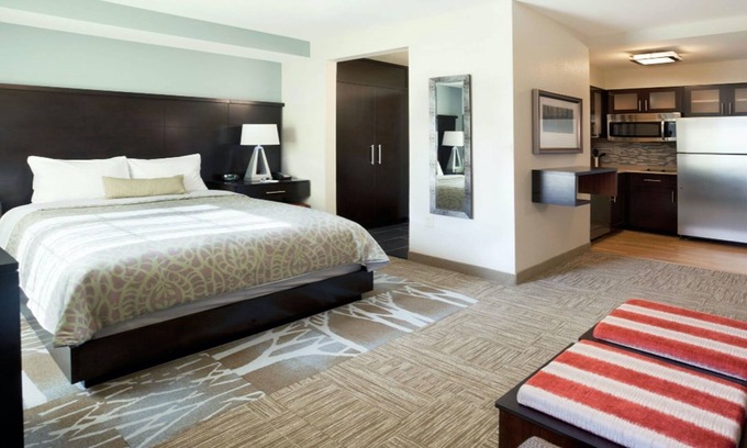 Sterling Heights Apartment | King Studio | Buffet Breakfast, Indoor Pool Access + 24h Business Center