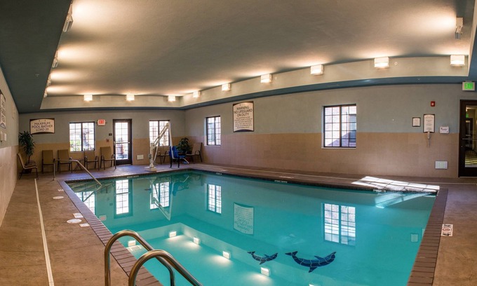 Schererville Apartment | King Studio. Free Breakfast. Indoor Pool. Gym.