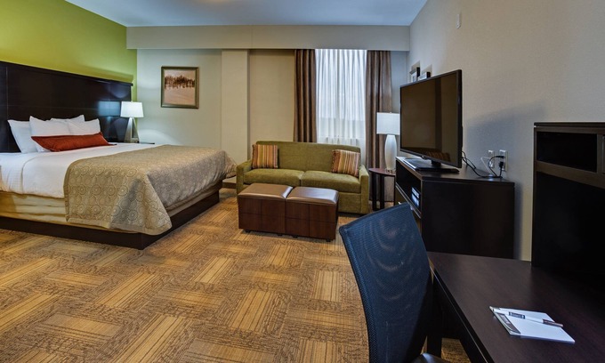 East Point Apartment | King Studio Near ATL Airport. Free Breakfast Buffet. Gym Access. 24h Business Center.