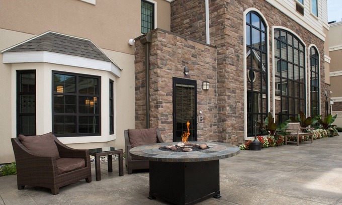 North Wales Apartment | King Studio | Pool & Whirlpool Access