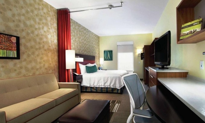 Florida City Apartment | King Studio Suite Near Bolt Training MIA