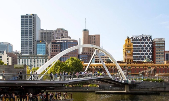 West Melbourne Apartment | King Studio Wheelchair accessible Apartment at Rosslyn Street Melbourne