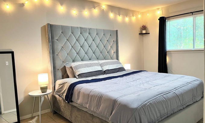 West San Antonio House | KING SUITE 2BR Home w FAST WiFi, & WFH Desk