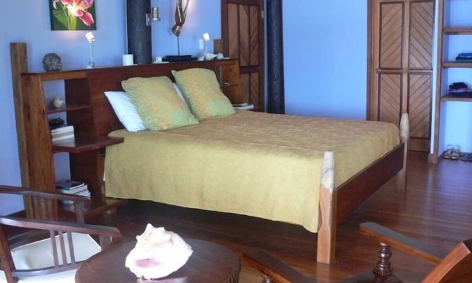 Carenero Island Bed & Breakfast | King Suite #5 Ocean View with Private Balcony