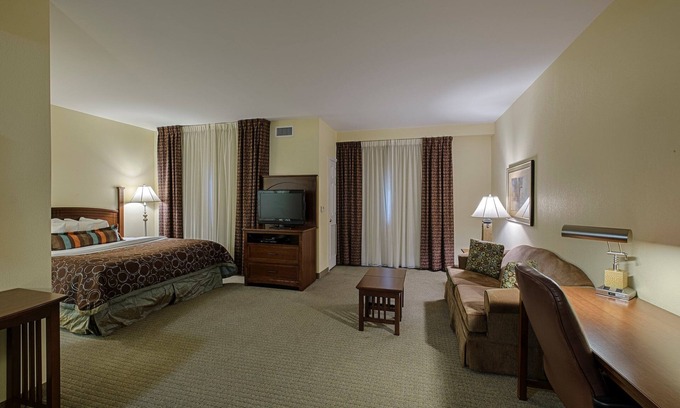 Harrisburg - Hershey Apartment | King Suite. Free Breakfast. Indoor Pool. Gym. Quick Drive to Hersheypark!