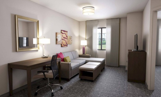 Lafayette Condo | King Suite. Free Breakfast. Pool. Only 5 Miles from Purdue University!