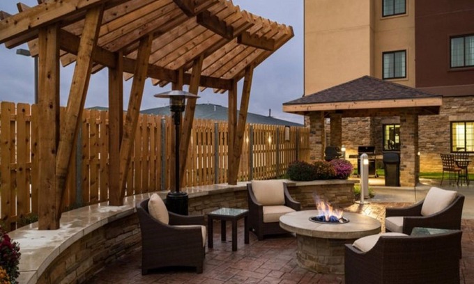 Wichita Falls Apartment | King Suite in Wichita Falls | Business Center On-Site + Free Breakfast