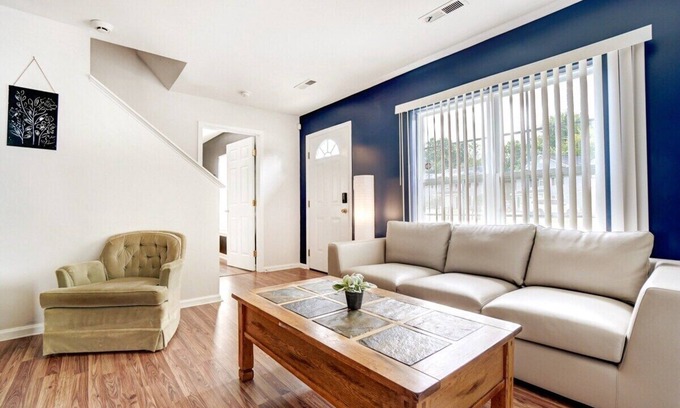 Charlotte House | King Suite w/HotTub Close 2 Uptown New Renovated