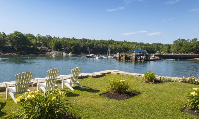 Portland Hotel | King Suite with Kitchenette & Balcony on Great Diamond Island