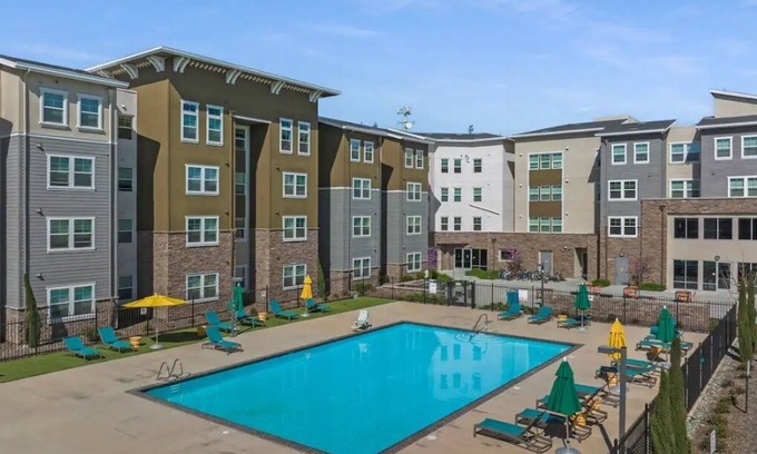 Chico Apartment | King Suites Pool+Gym+Yoga+Office