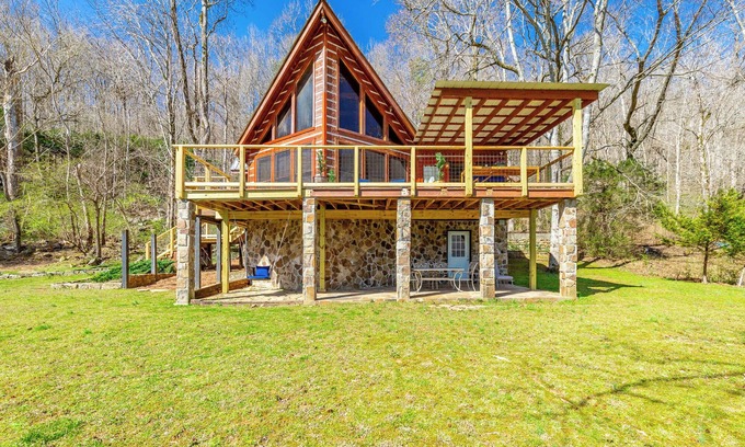 Whiteside Cabin | Kingfisher Cabin-a PMI Scenic City rental