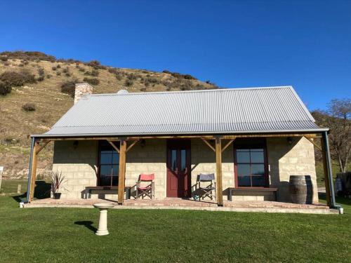 Hurunui House | Kingfisher cottage